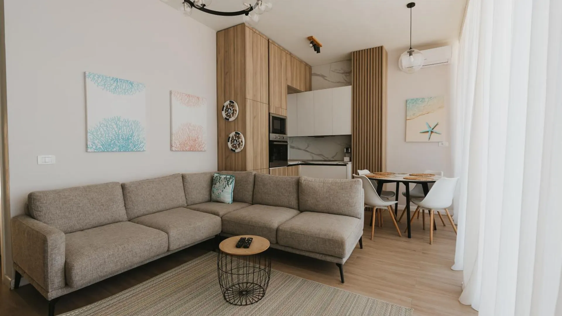 Lejlighedshotel Miku Green Coast Palasë