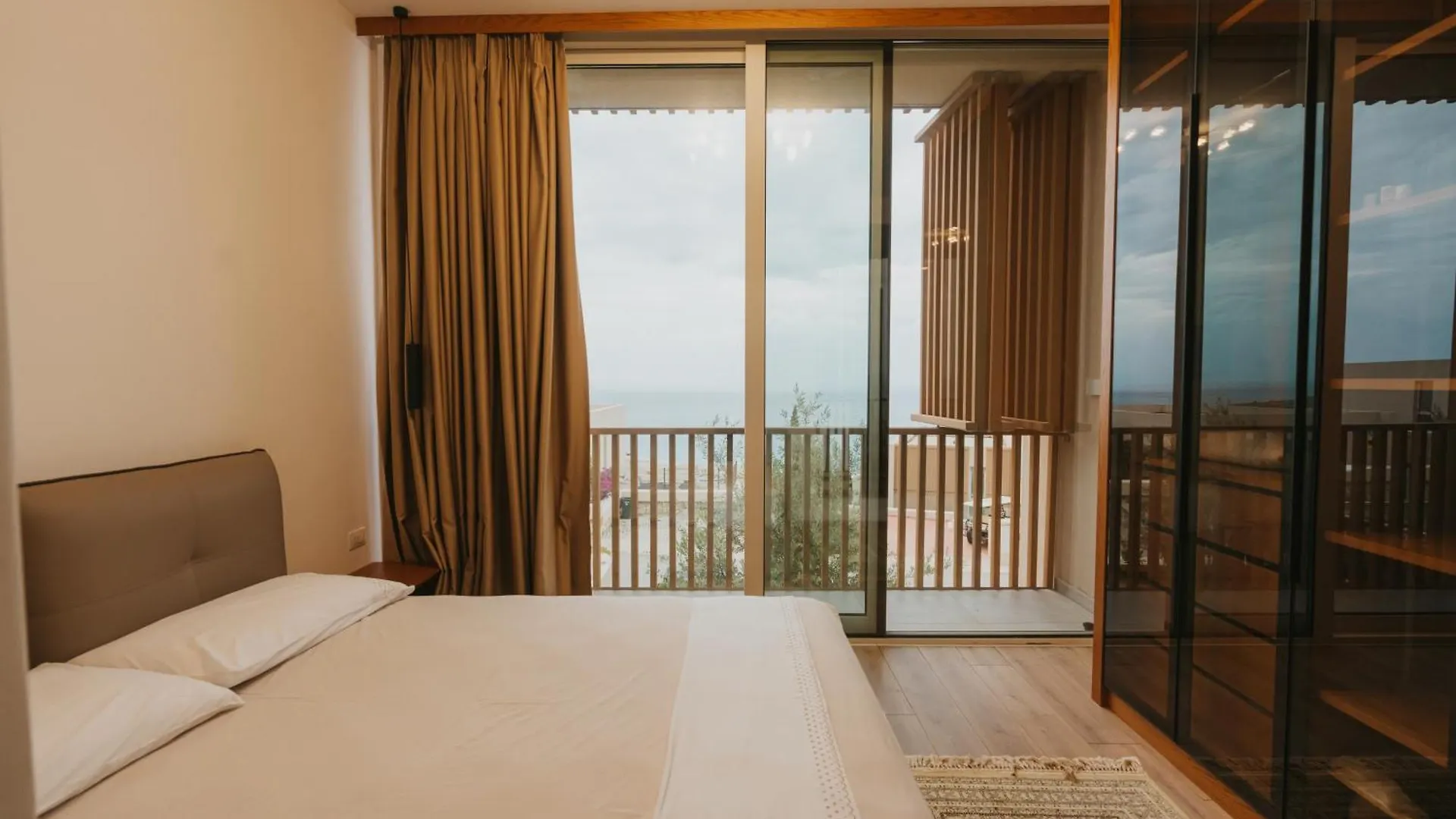 Lejlighedshotel Miku Green Coast Palasë