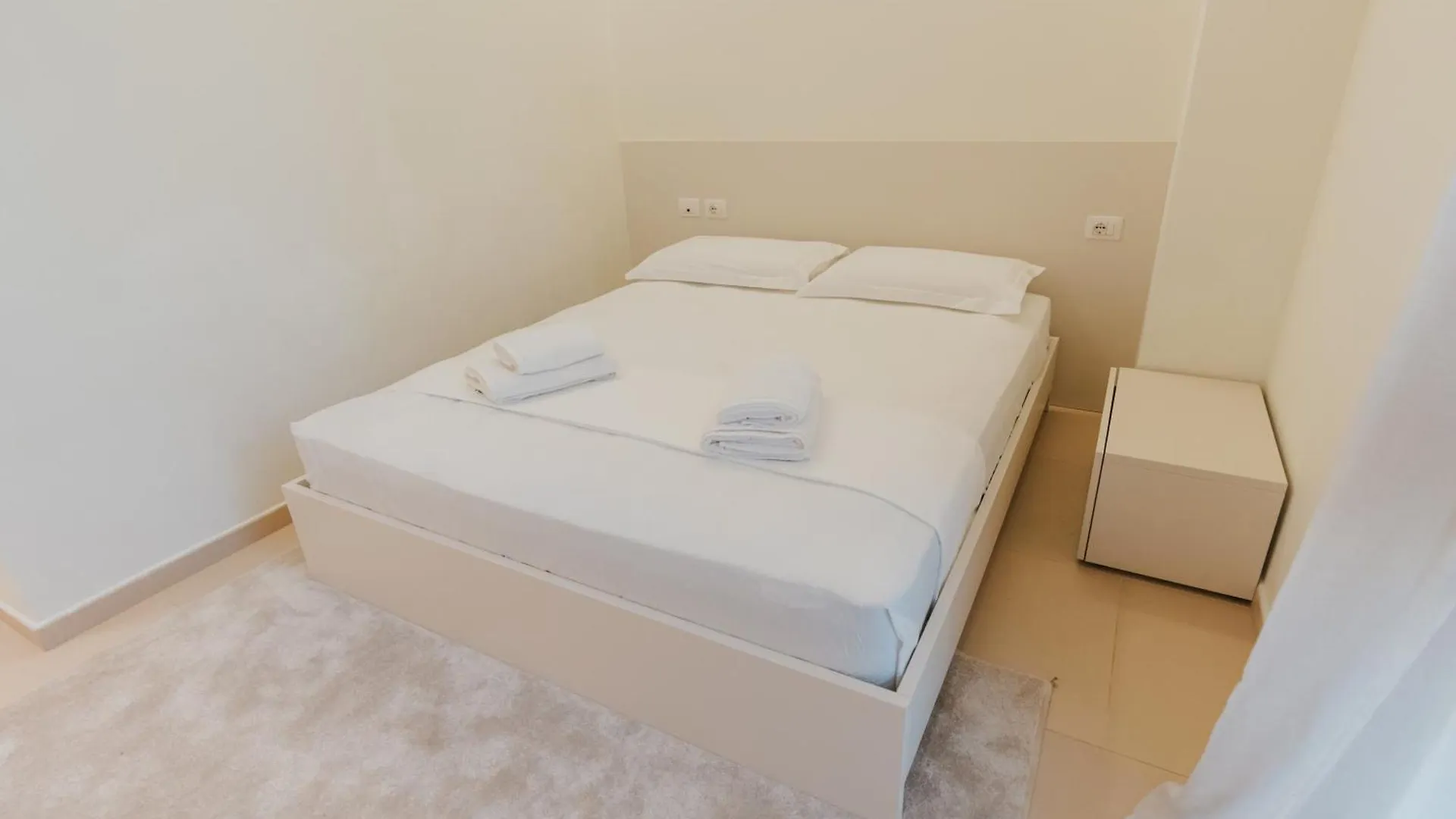 Lejlighedshotel Miku Green Coast Palasë