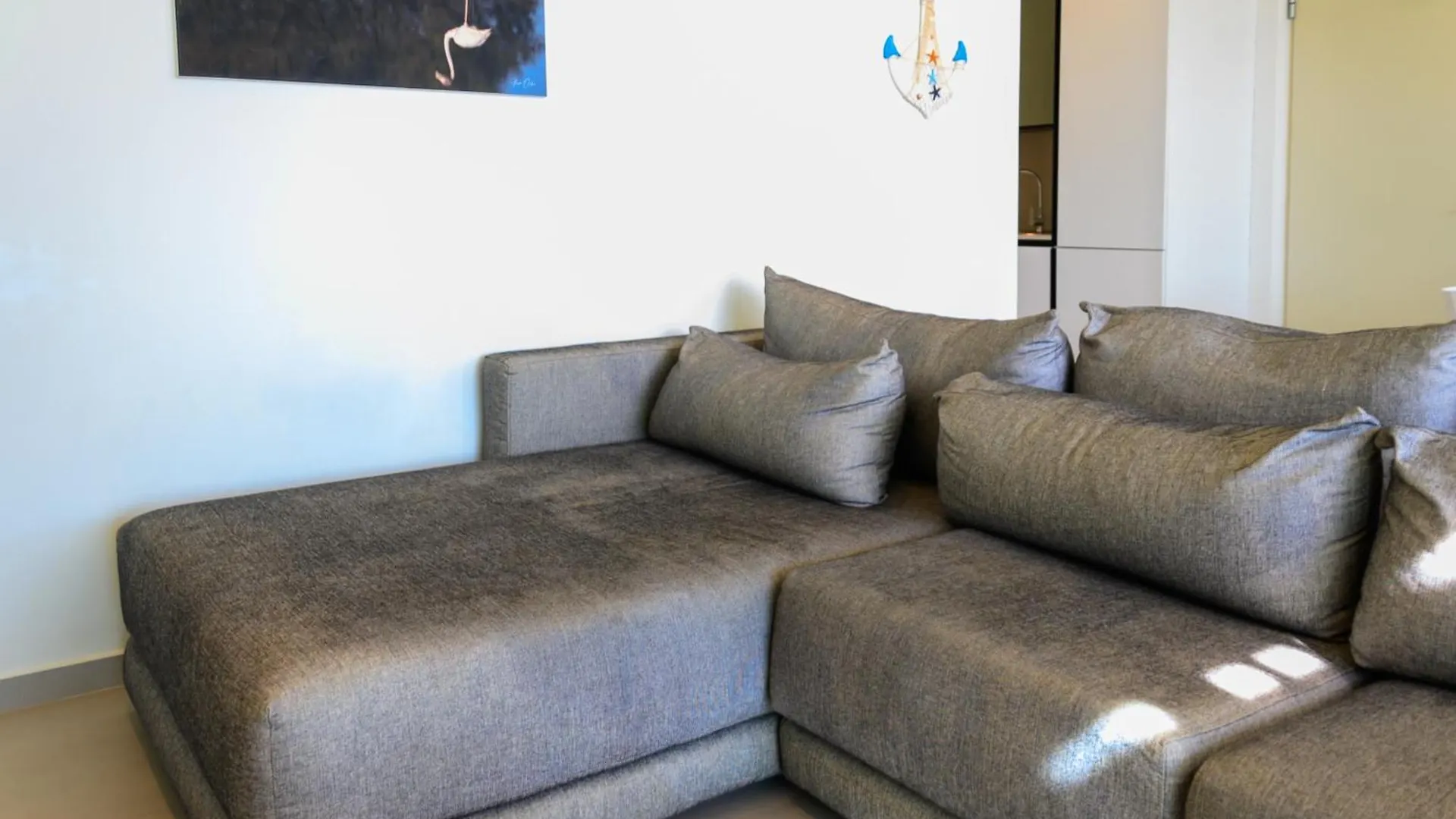 Miku Green Coast Palasë Aparthotel