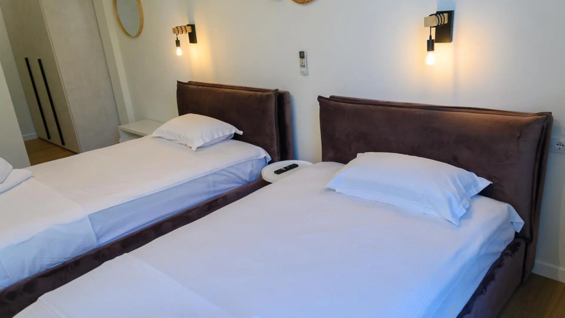 Miku Green Coast Palasë Aparthotel