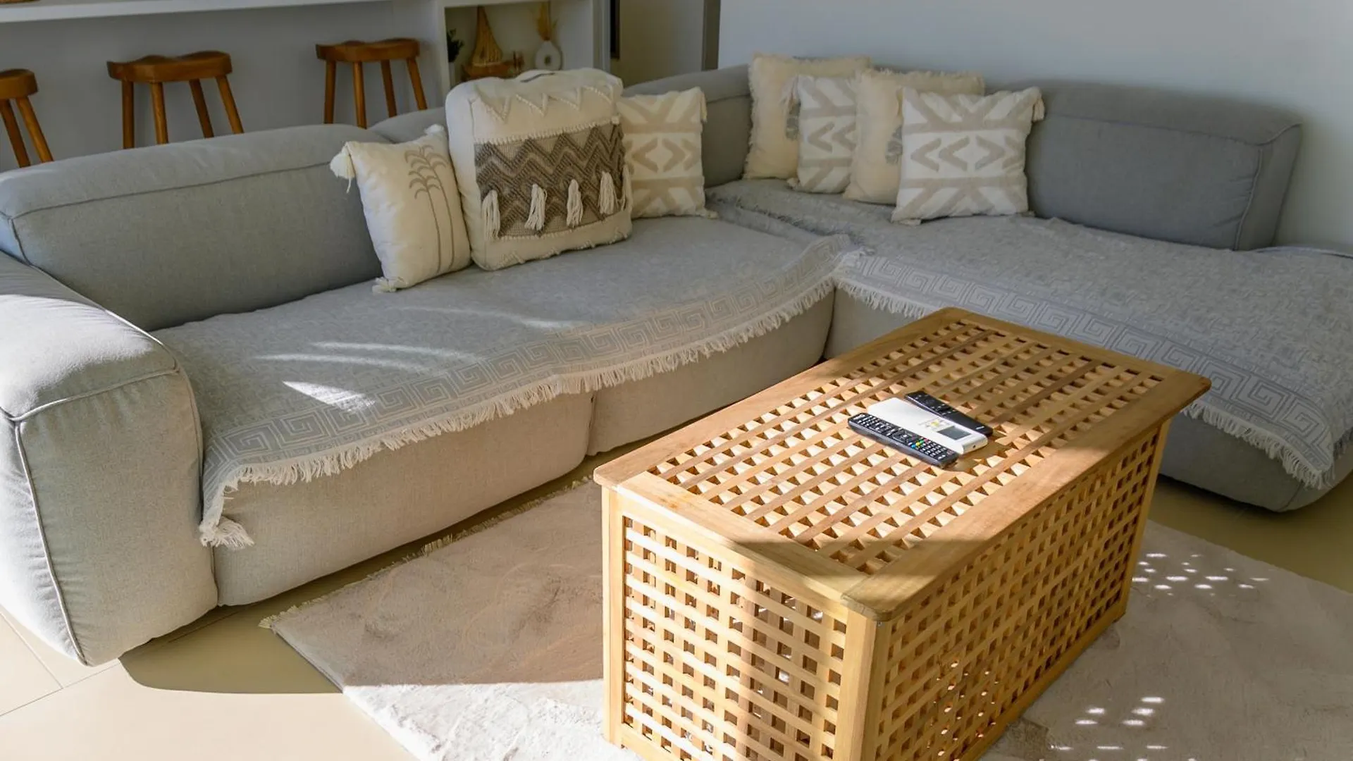 Aparthotel Miku Green Coast Palasë